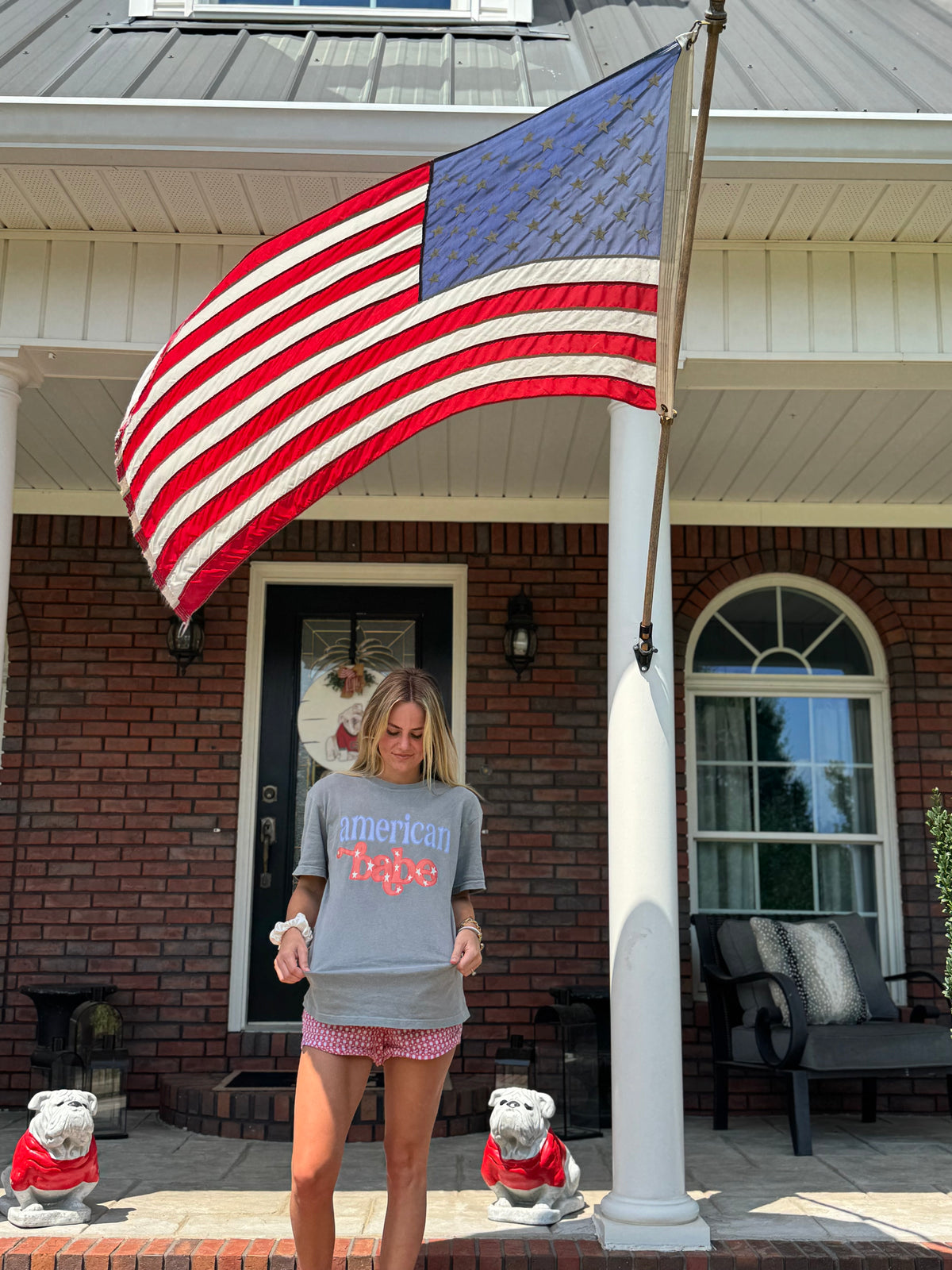 AMERICAN BABE Graphic Tee